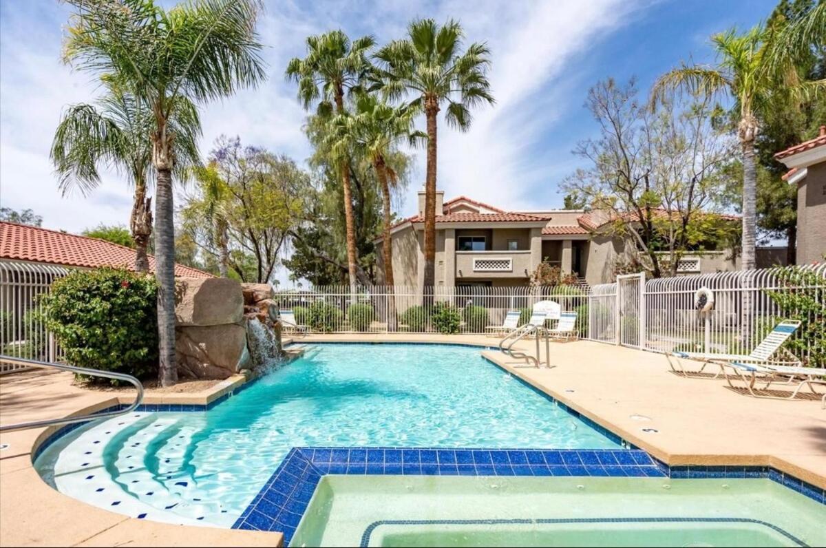 Great Amenities, Pool, Sauna Gym Phoenix