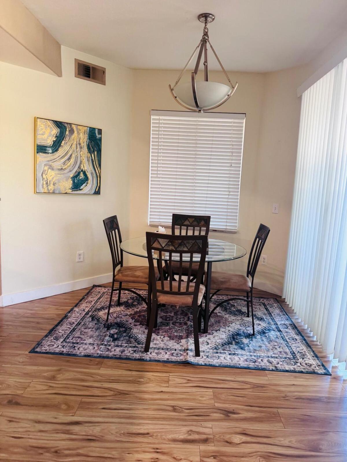Apartment Great Amenities, Pool, Sauna Gym Phoenix