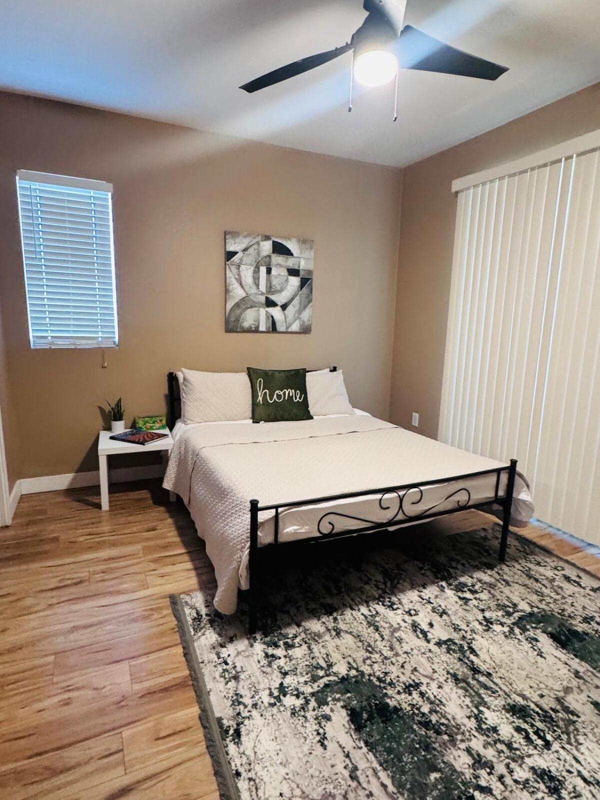 Apartment Great Amenities, Pool, Sauna Gym Phoenix
